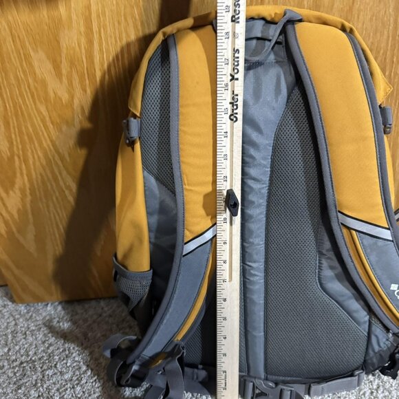 Columbia Outback Golden Fly Hiking Backpack Daypack Yellow Gray Outdoor - Picture 12 of 13